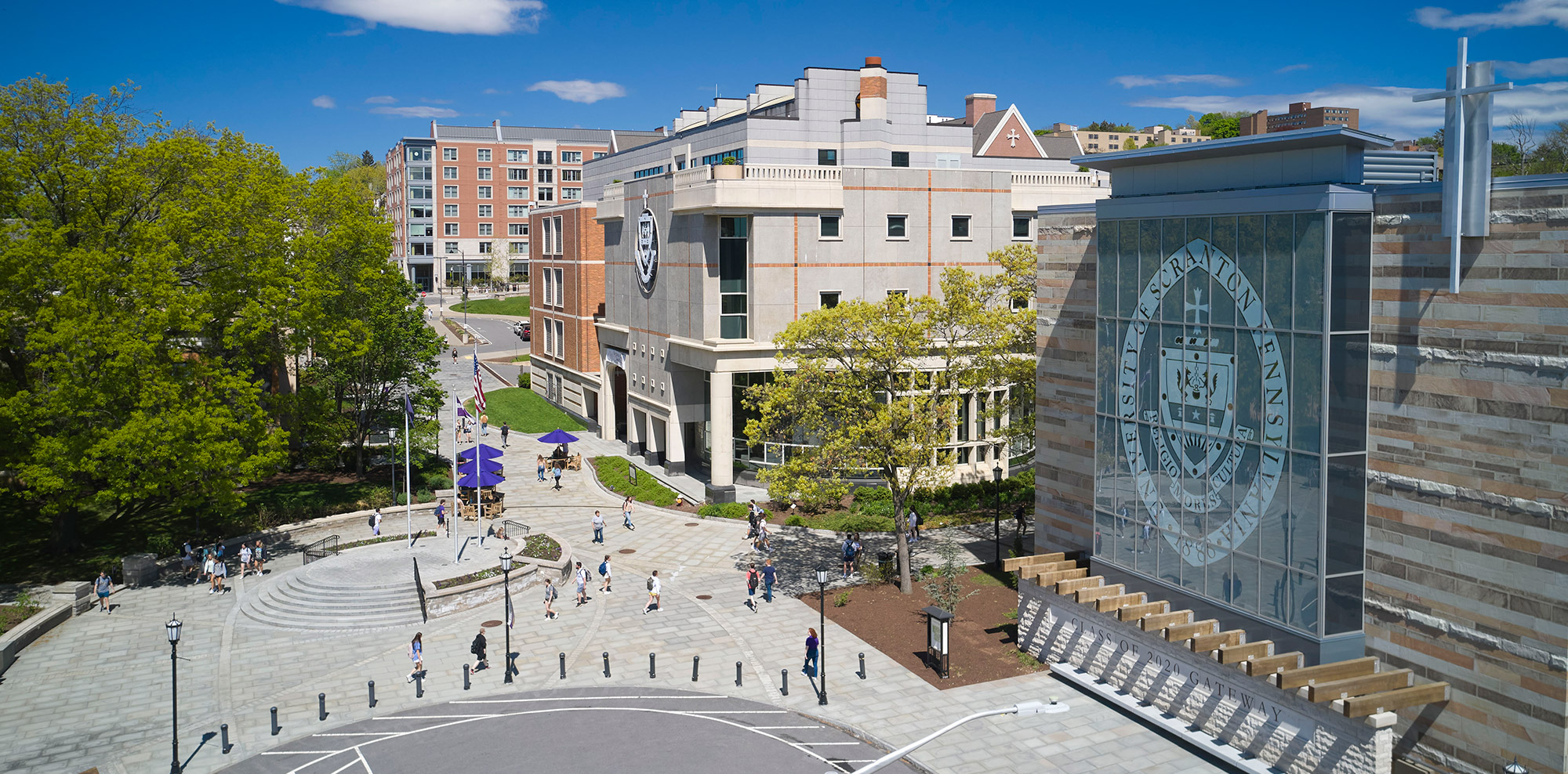 Bird’s-eye view of the library and the gateway on The ϲȫ’s campus
